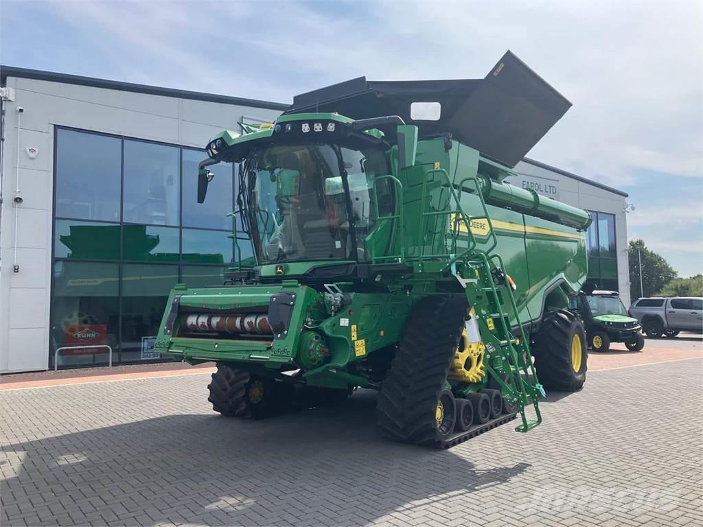 John Deere X9 1100 Combine harvesters