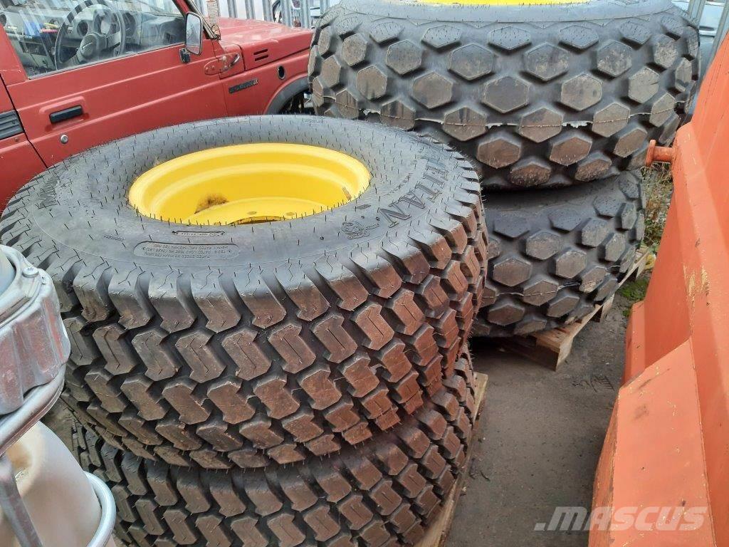 Titan Titan Tyres, wheels and rims
