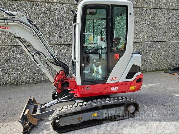 Takeuchi TB225 m/rotortilt Mini excavators < 7t (Mini diggers)