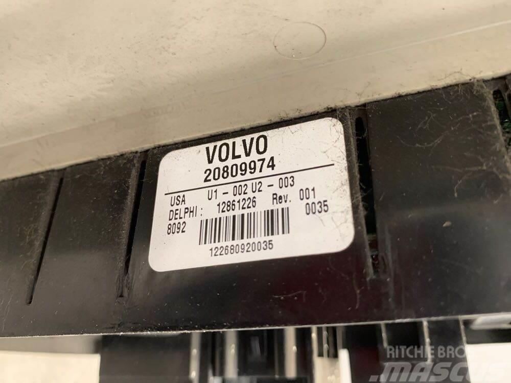 Volvo VNL Electronics