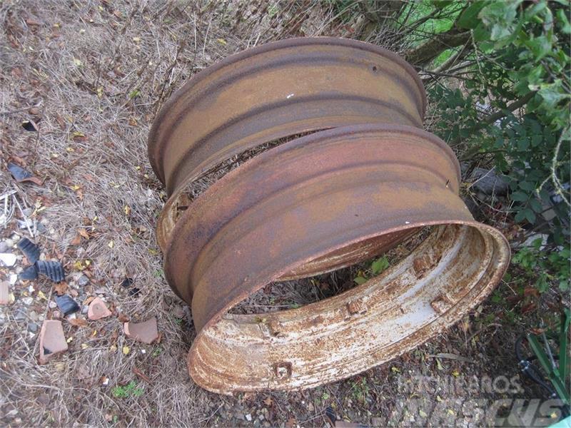  - - -  12x38 Ford 5000 Tyres, wheels and rims