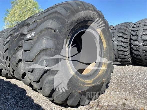 Goodyear 33.5X33 Tyres, wheels and rims