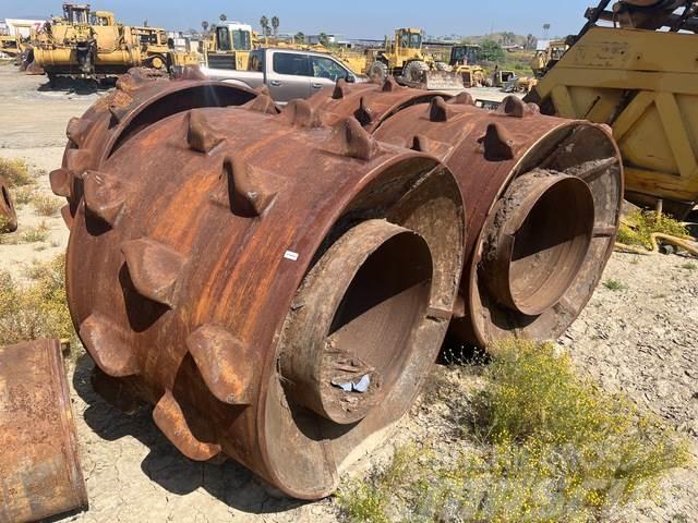  Quantity of (4) Compactor Wheels Tyres, wheels and rims