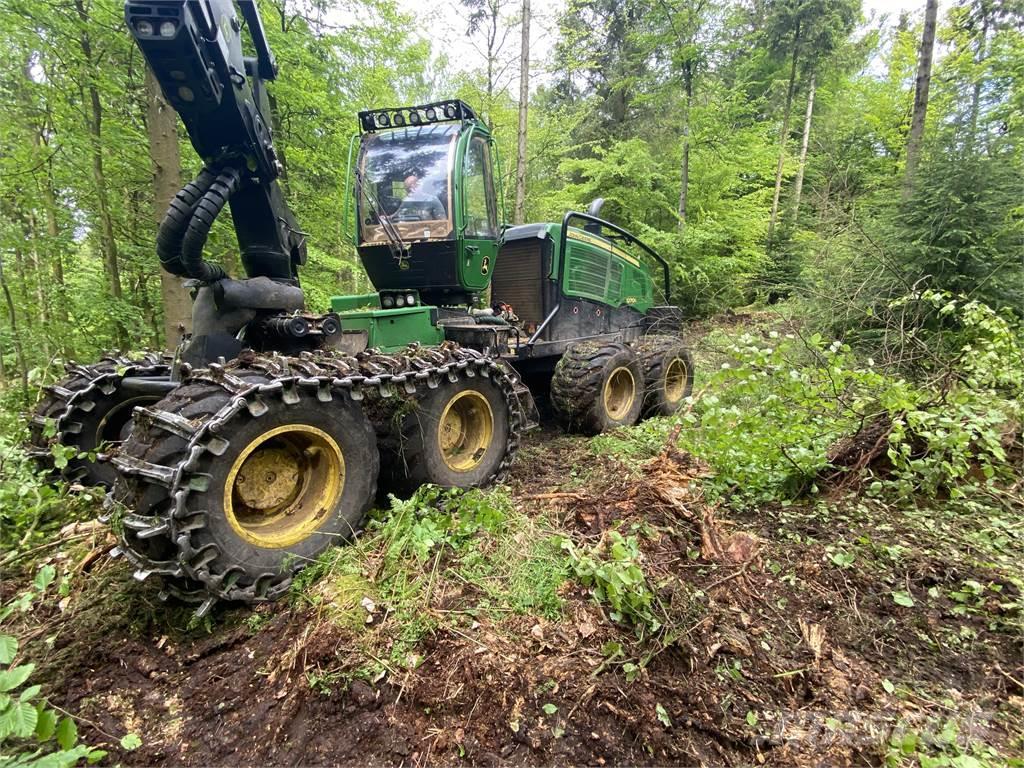 John Deere 1270G Harvesters