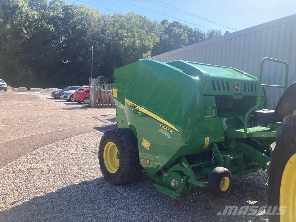 John Deere F441R Round balers