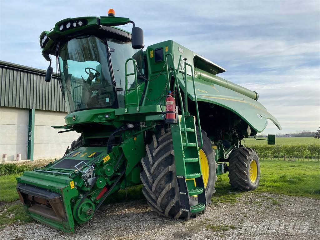 John Deere S680 Combine harvesters