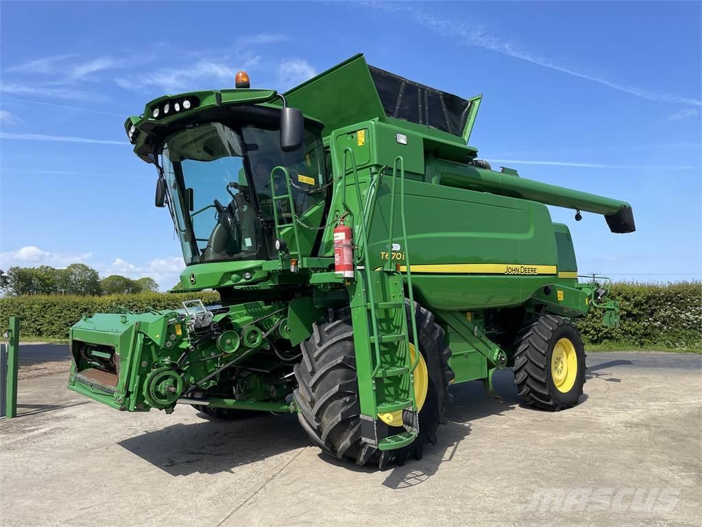 John Deere T670 Combine harvesters
