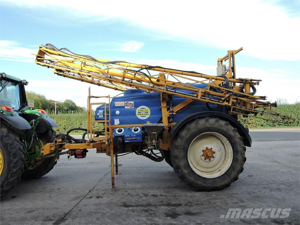 Knight 3000 Trailed sprayers