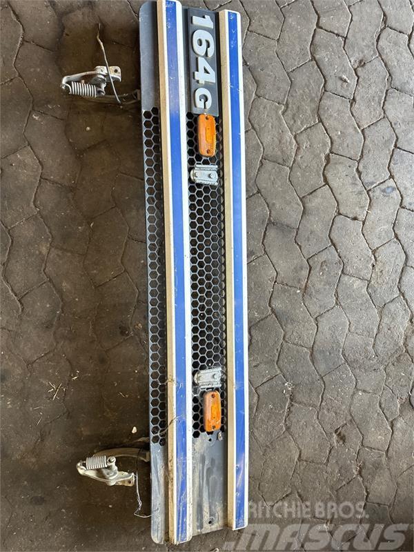 Scania SCANIA GRILL 1366384 Chassis and suspension