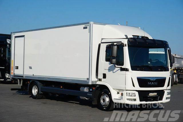 MAN TGL / 12.220 / ACC / EURO 6 / IZOTERMA + WINDA / Temperature controlled trucks
