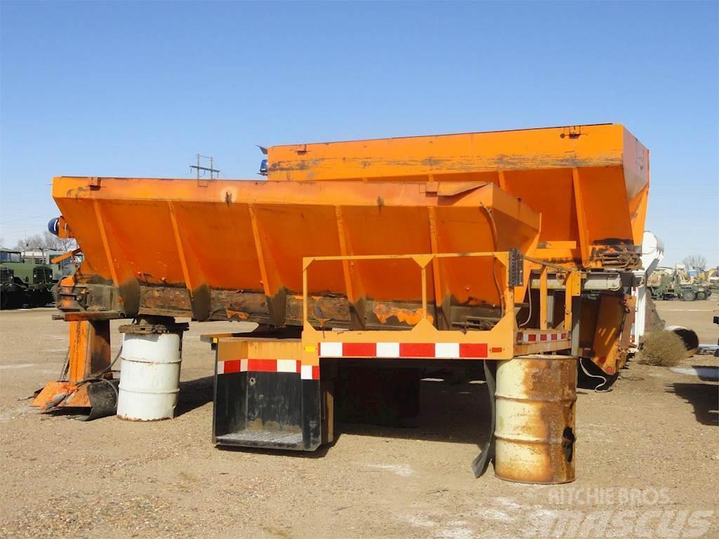  Unmarked SAND SPREADER Other components