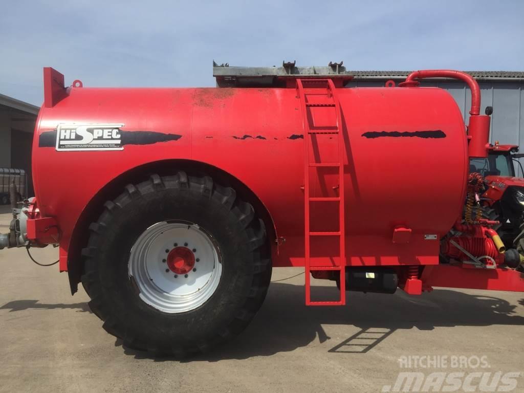 Hi-Spec 2600 Gallon slurry tanker Mounted sprayers