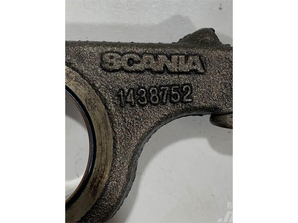 Scania /Tipo: DC12 Balanceiro de Admissão Scania 1438752  Engines