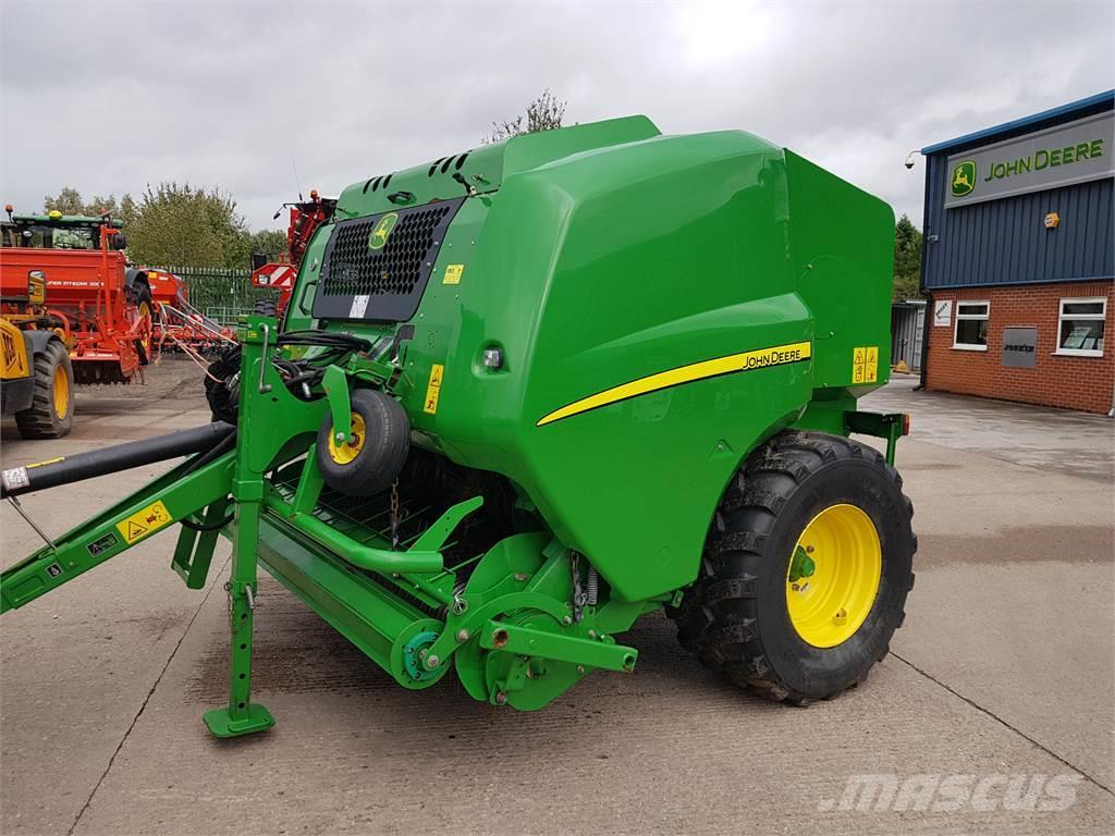 John Deere F440R Round balers