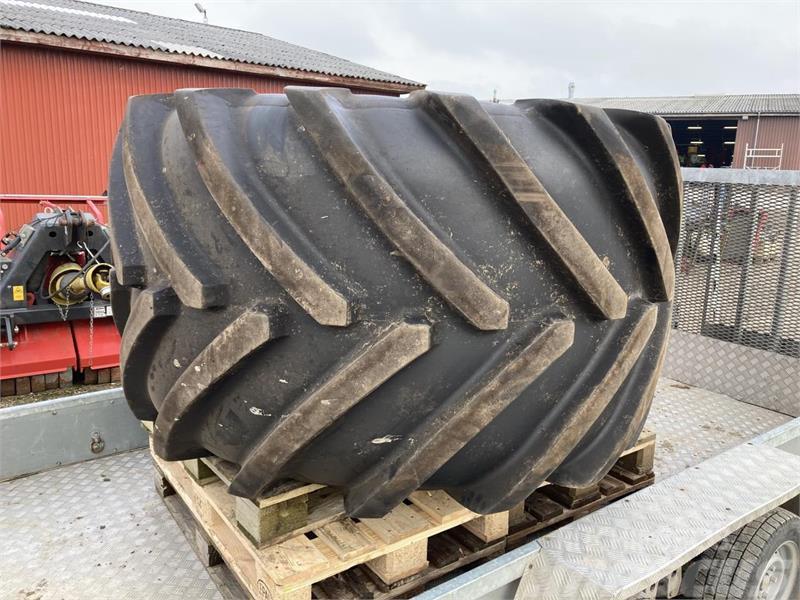  - - - 1050/50-R32 Tyres, wheels and rims