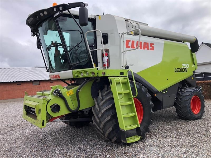 CLAAS LEXION 750 4-WD Combine harvesters