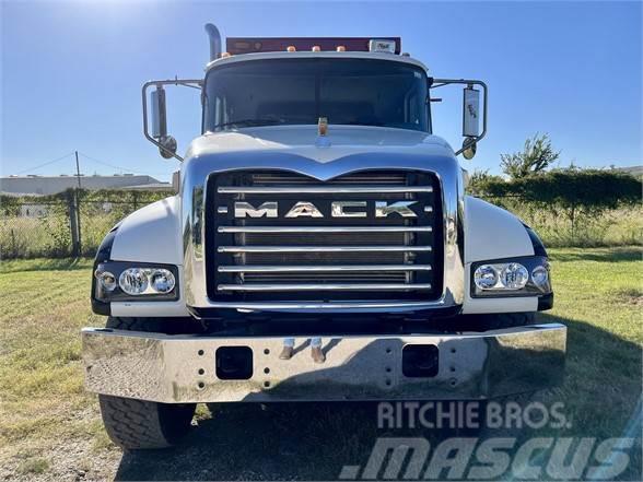 Mack GRANITE GU713 Tipper trucks
