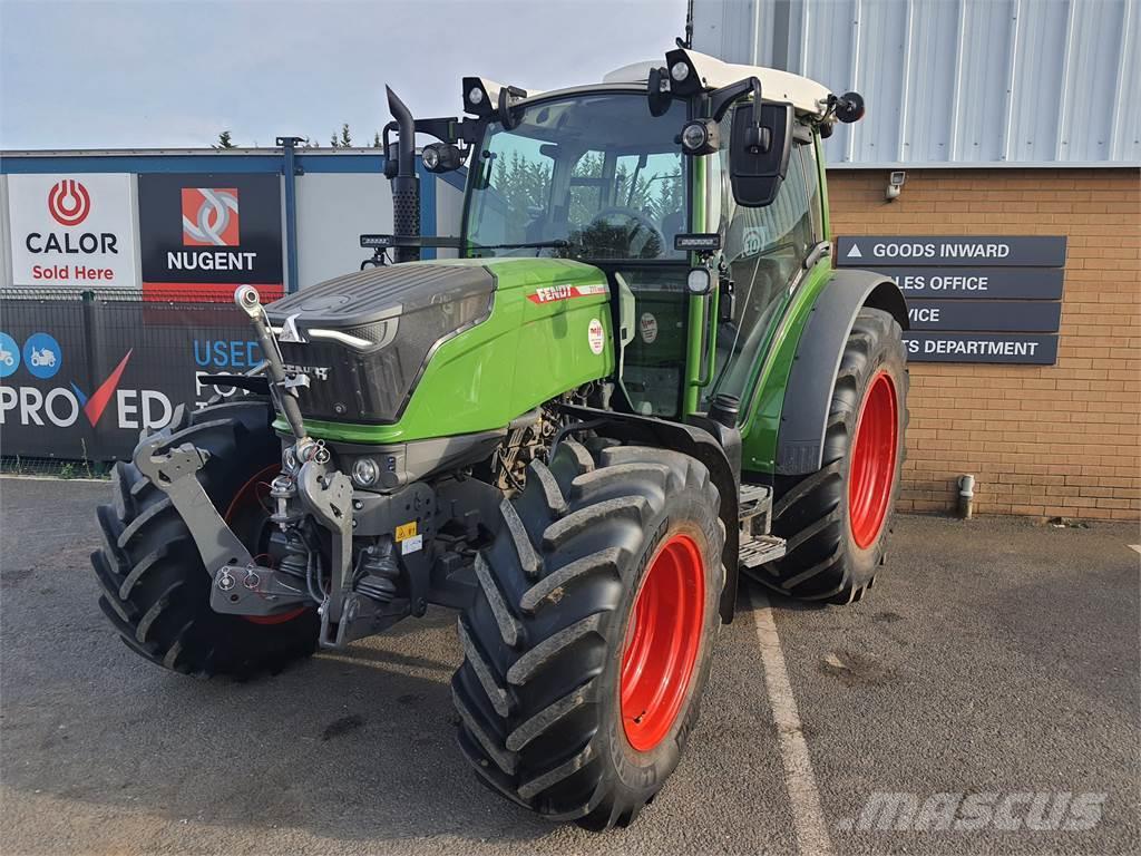 Fendt 211 Tractors