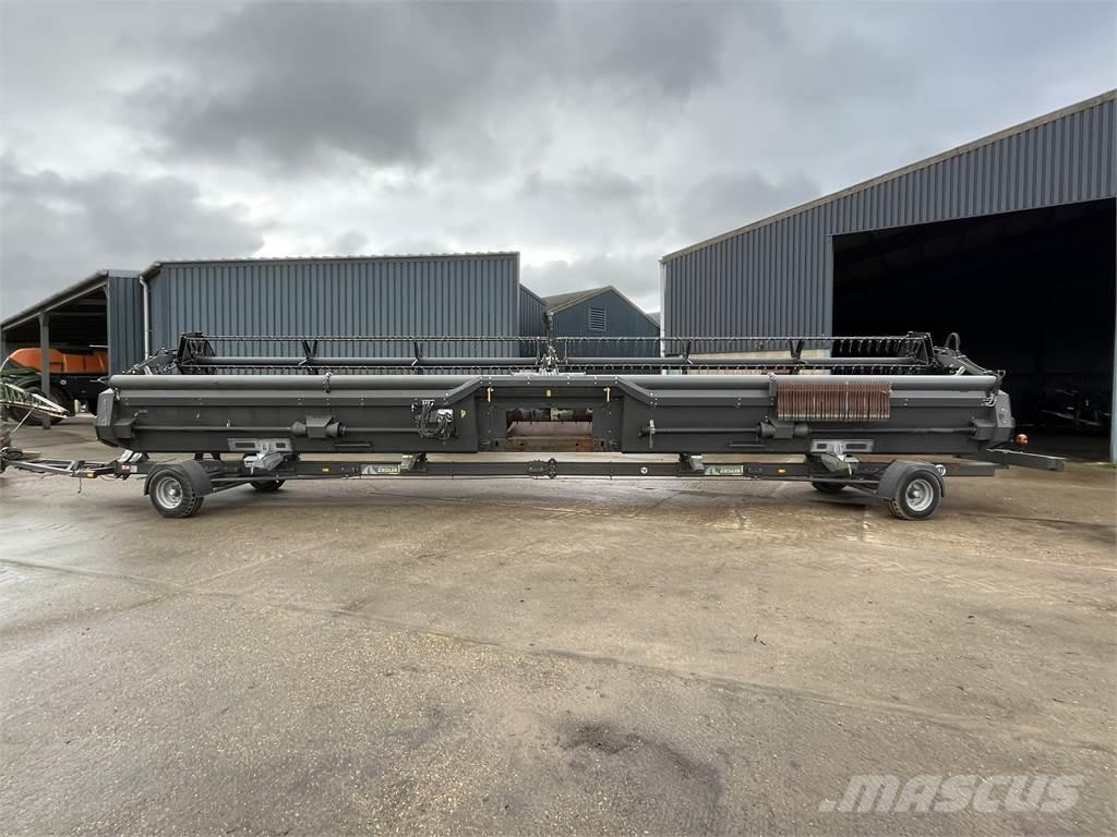 Massey Ferguson SUPERFLOW Combine harvesters