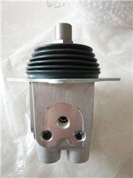 Komatsu PC400-7 pilot valve