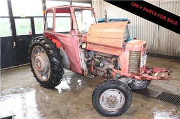 Massey Ferguson 65 Dismantled: only spare parts