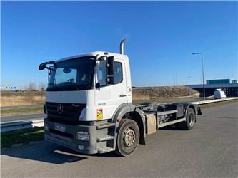 Mercedes-Benz AXOR 1829 4x2 chassis cab