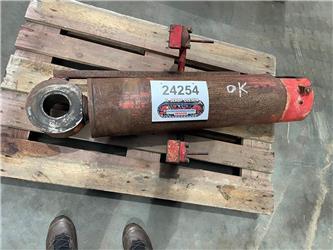  Skovlcylinder (tiltcylinder) ex Hanomag 60E s/n 37