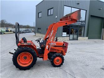 Kubota L2600 DT Compact Tractor (ST18604)