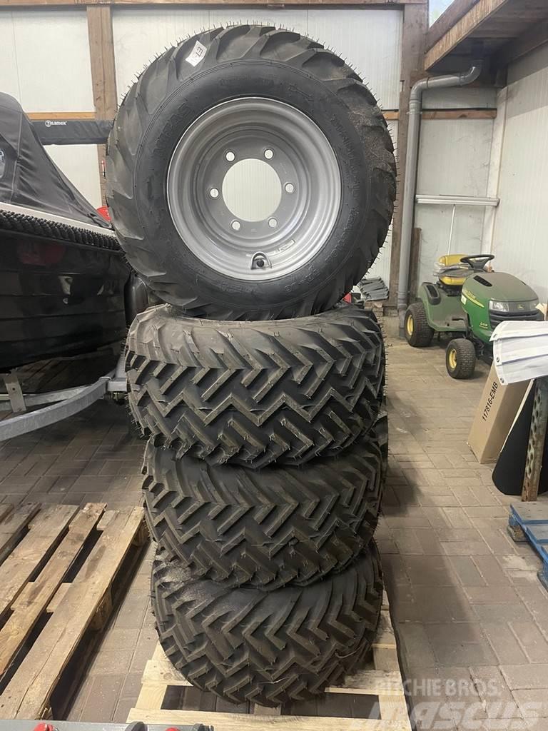 GiANT banden 31x15.50-15 128 cm breed Tyres, wheels and rims