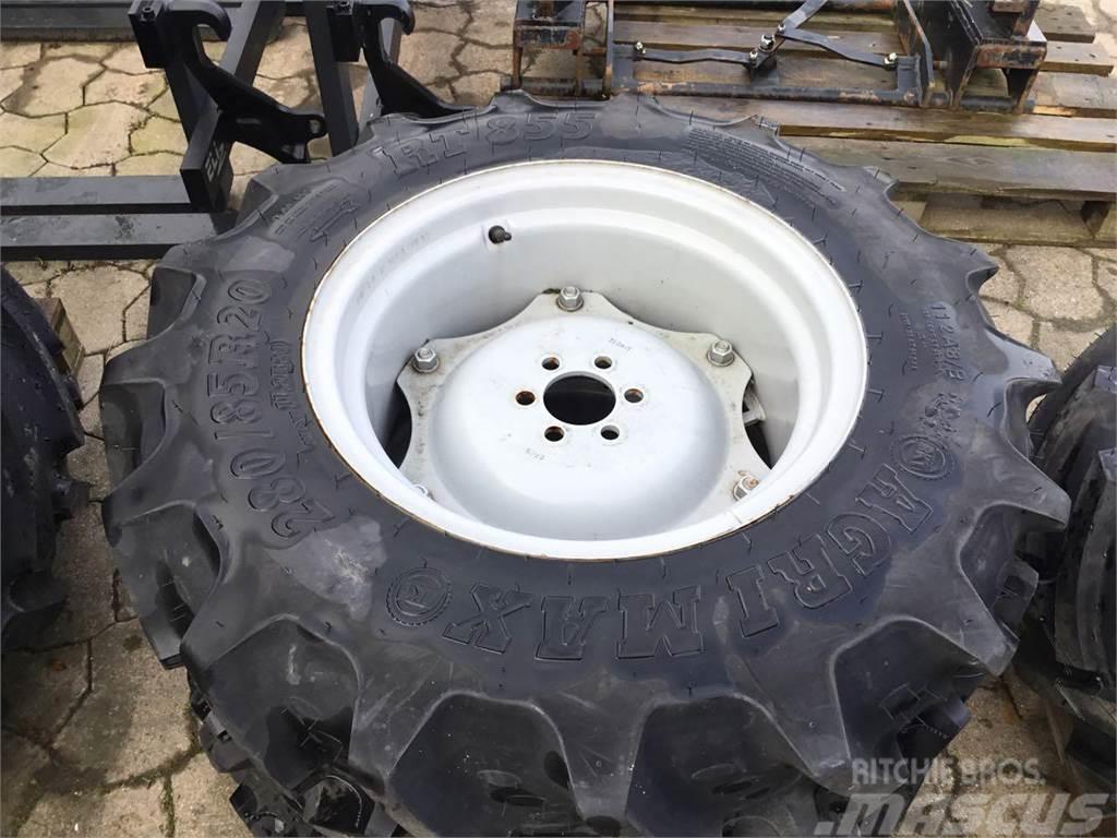 BKT 280/85R20 Tyres, wheels and rims