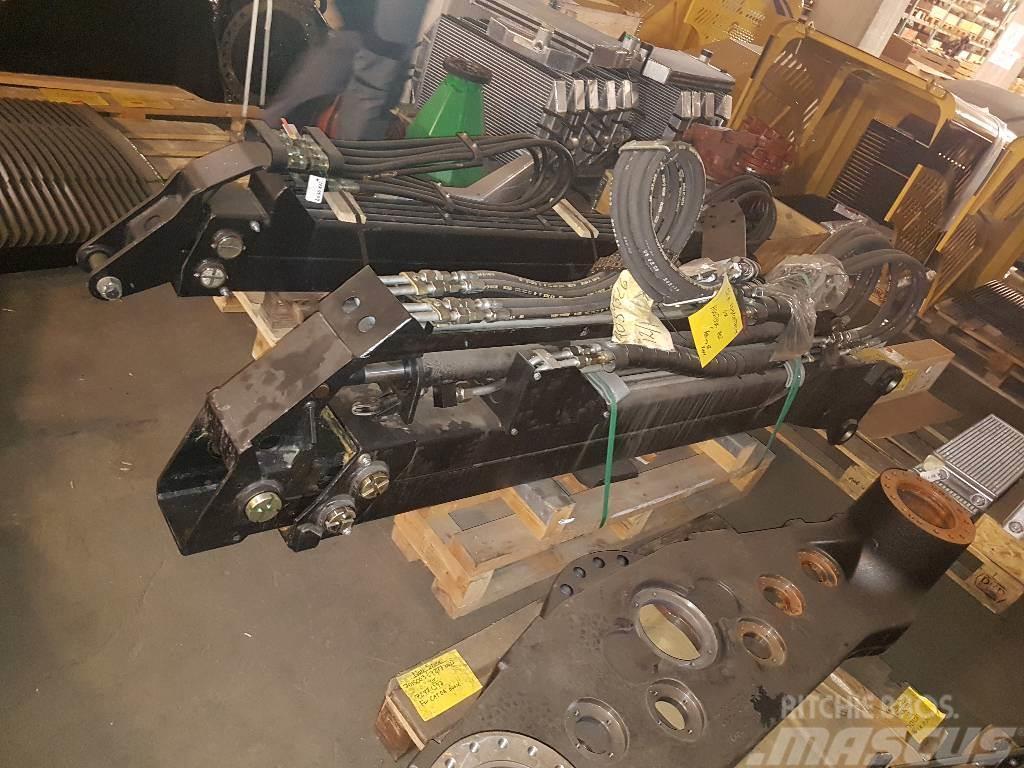John Deere CH7,  CF7, L210, CF5 pillar / column and boom Chassis and suspension