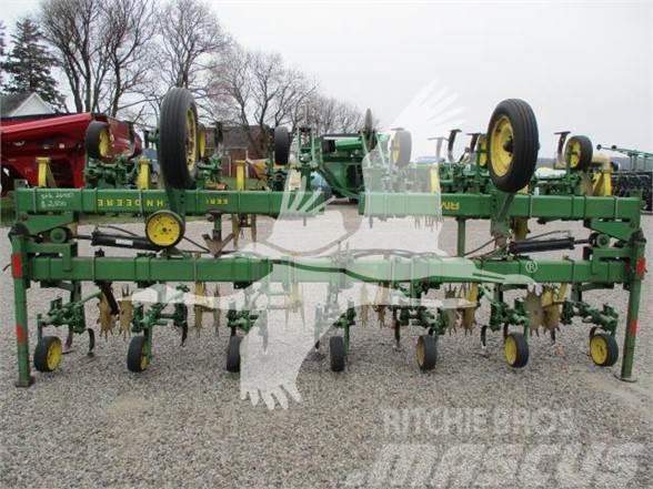 John Deere RM1230 Row crop cultivators