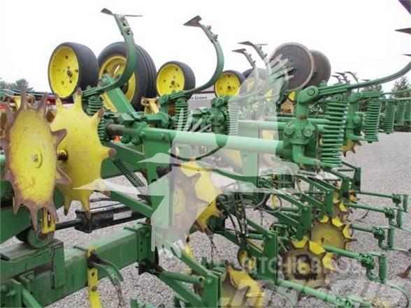 John Deere RM1230 Row crop cultivators
