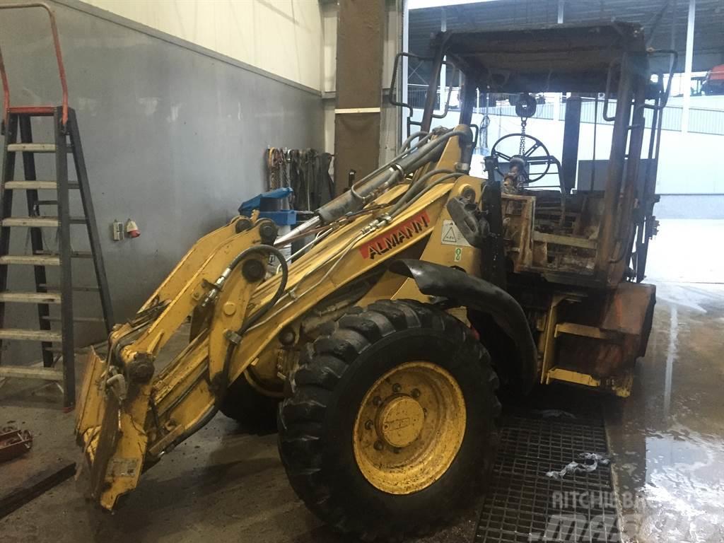 CAT 906  (For parts) Wheel loaders
