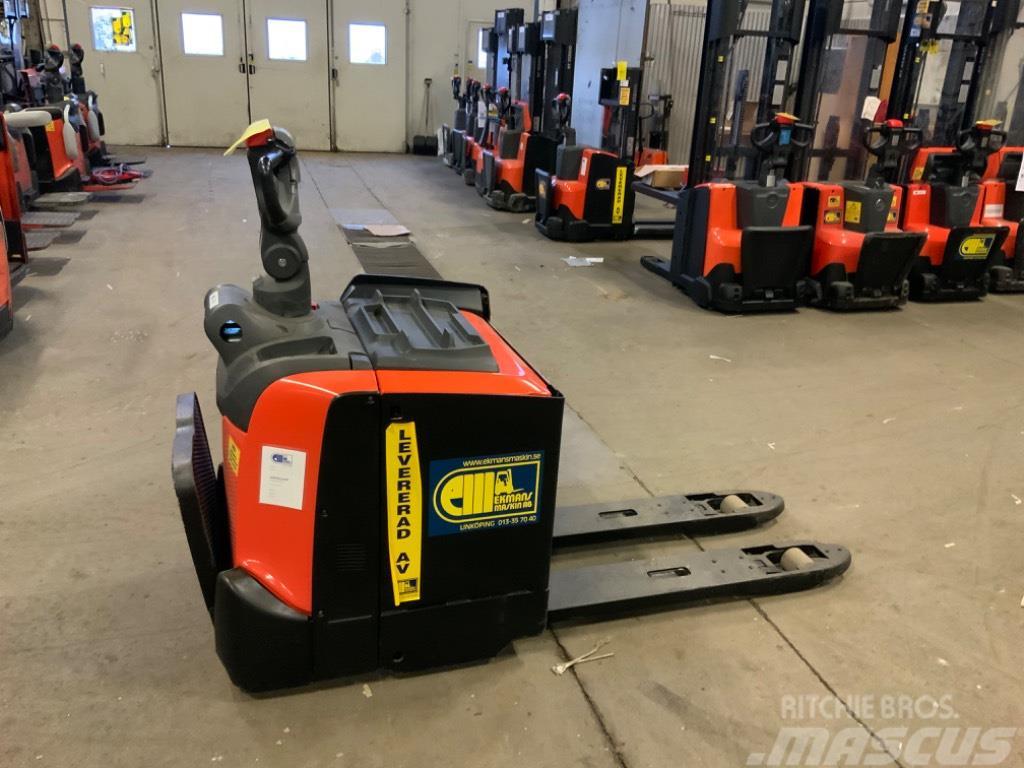 BT LPE220 Low lifter with platform