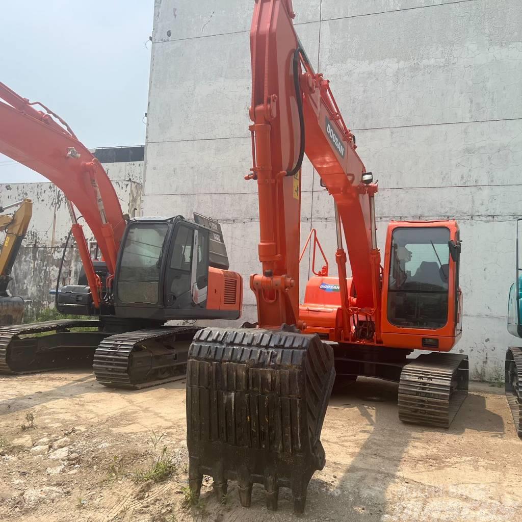 Doosan 150-7 Crawler excavators