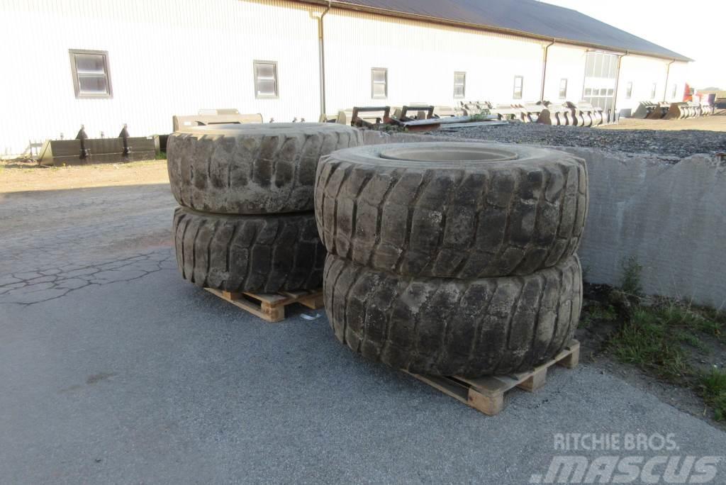  4 st beg 20,5x25 däck m fälg till Volvo L70C Tyres, wheels and rims