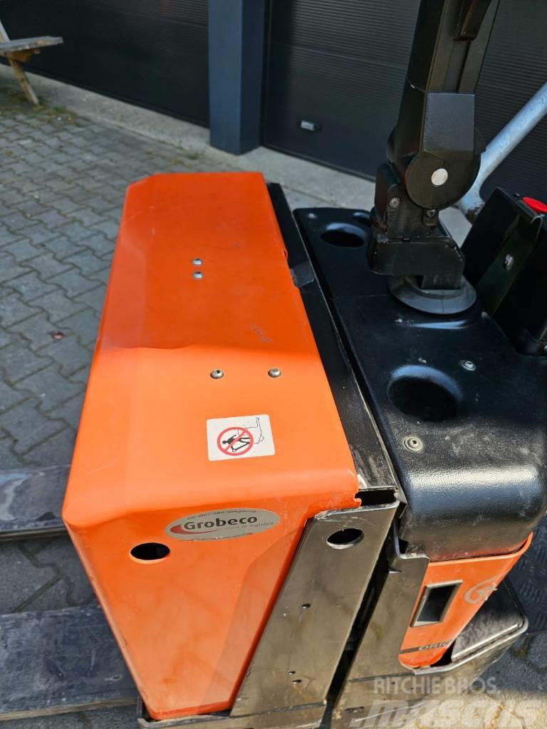 BT LPE 200 / 8 Low lifter with platform