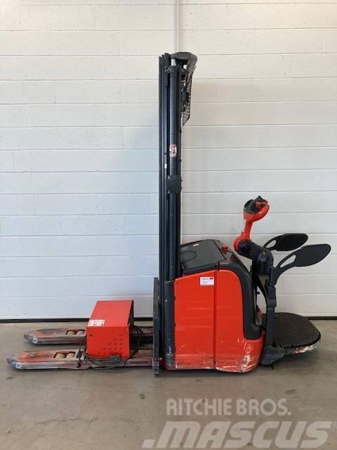 Linde L14APi/372 Self propelled stackers