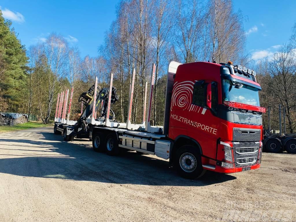 Volvo FH 13 540 6X4 z dźwigiem do przewozu drewna Timber trucks