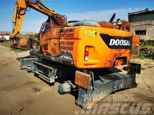 Doosan DX 140W track Tracks, chains and undercarriage