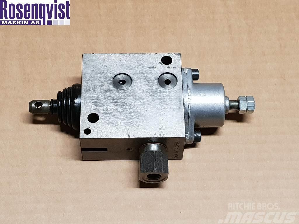 Deutz-Fahr Directional valve 06238187 06238186, 1111422990800 Hydraulics