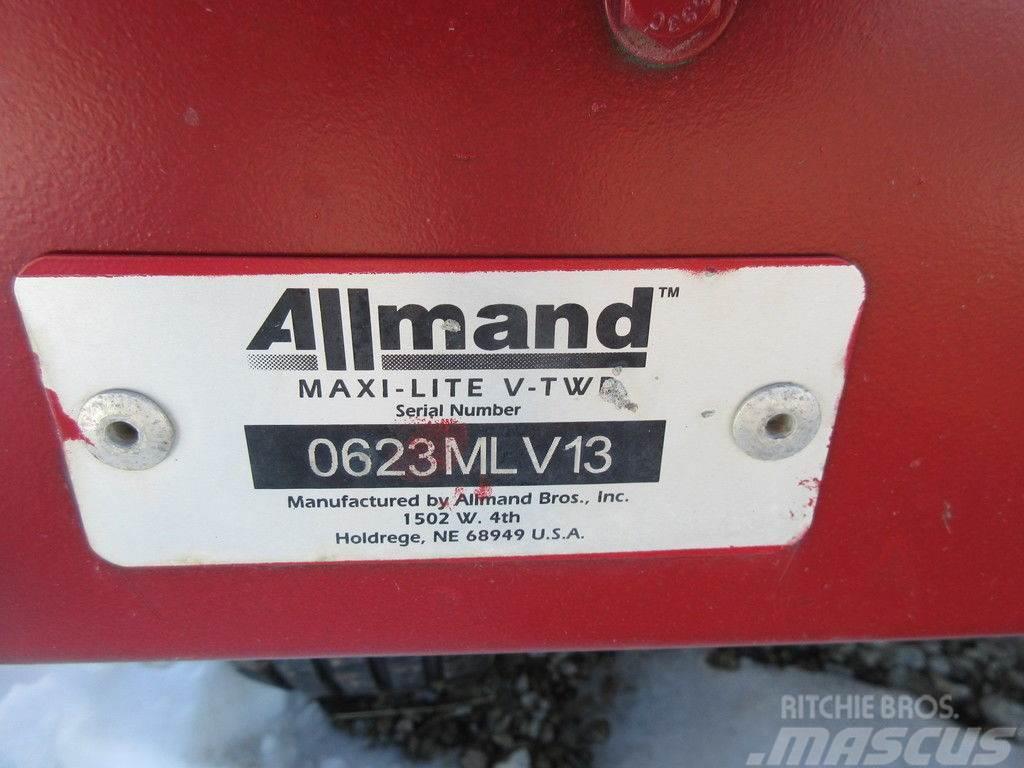 Allmand Maxi-Lite Other components