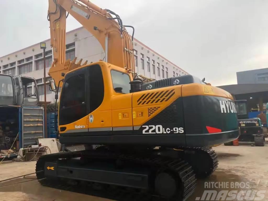 Hyundai 220LC-9S Midi excavators  7t - 12t