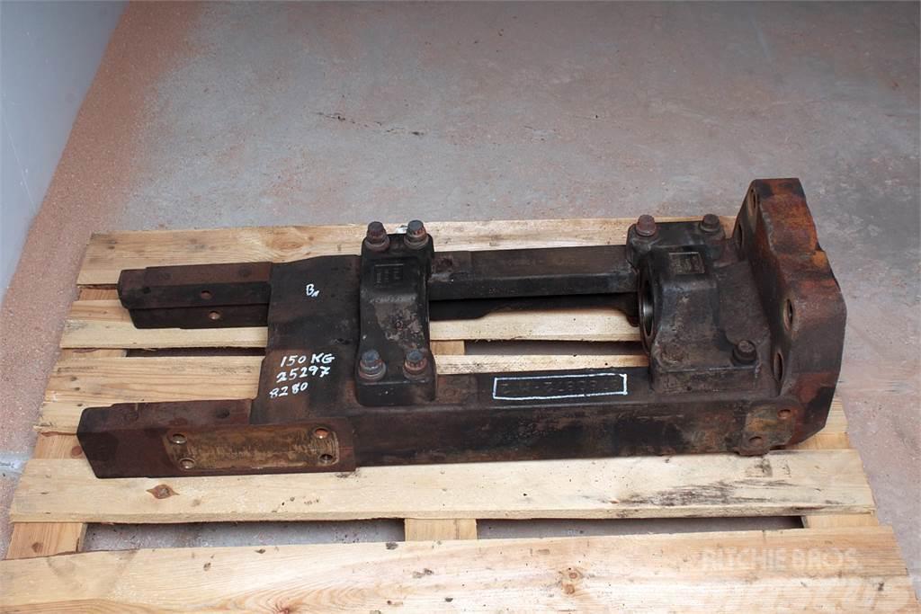 Massey Ferguson 8280 Front axle support Chassis and suspension