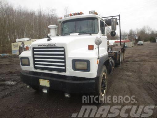 Mack RD 686 SX Cable lift demountable trucks