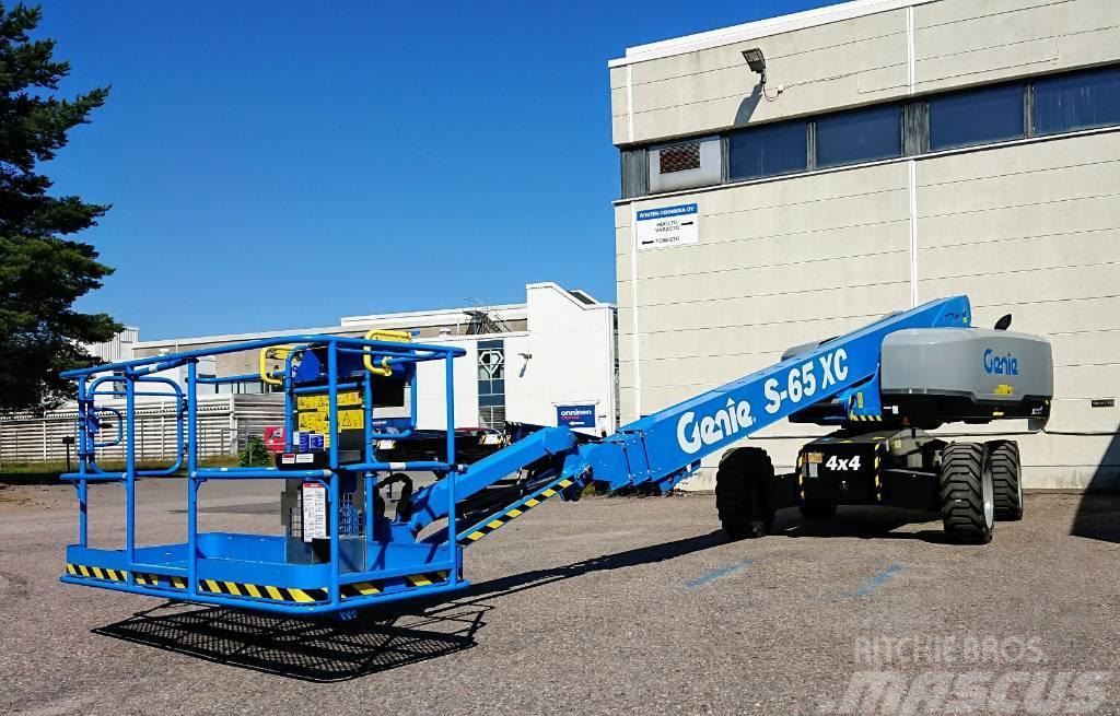 Genie S-65 XC Articulated boom lifts