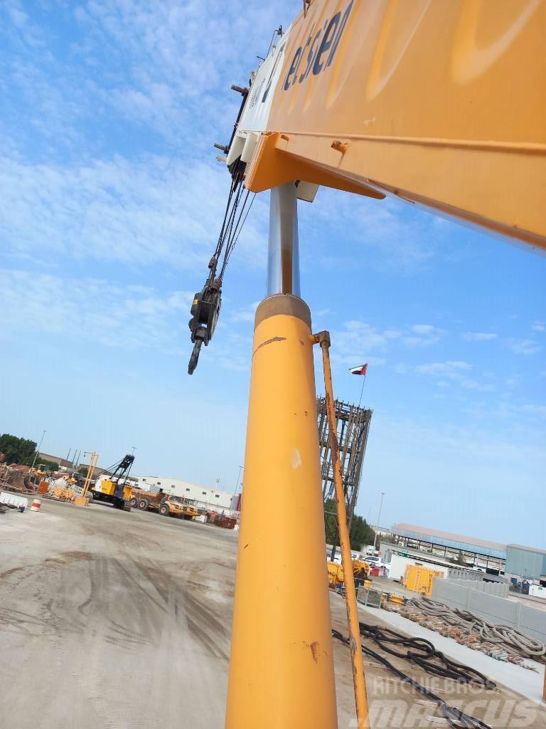 Hitachi Sumitomo SCX400  (Abu Dhabi) Tracked cranes