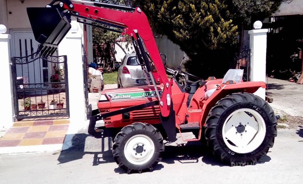 Kubota L1-255 4WD WITH LOADER Tractors