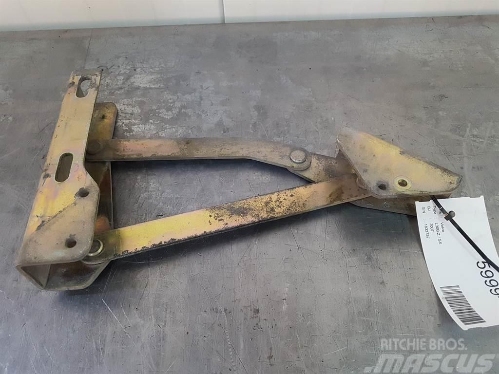 Volvo L30B - ZM2812685 - Bonnet hinge Chassis and suspension